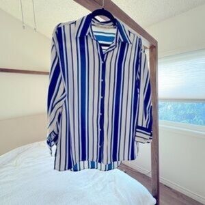 Zara Women's Blue and White Striped Blouse
